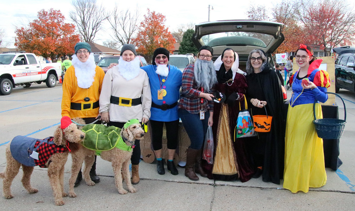CMS Staff were chosen as Best Theme for Snow White and the 7 Dwarfs